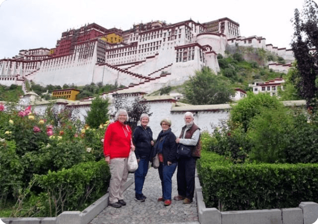 Australian elders at Potala Palace ▏hi@tibet4fun.com